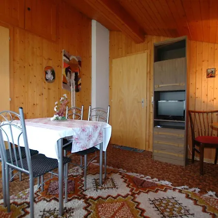 Holiday home Pristine Home In A Charming Village Large Grassy Sunbathing Area View Of The M Nch And Jungfrau