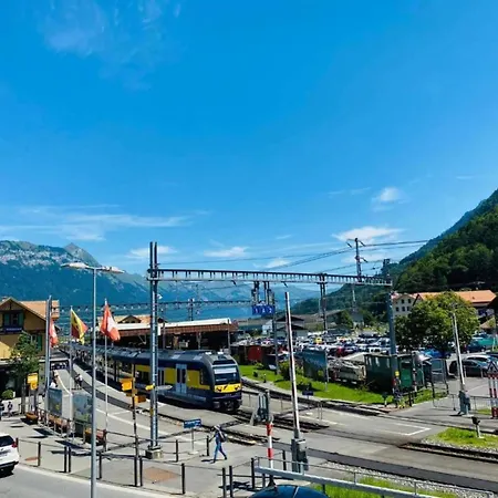 Casa vacanze Pristine In A Charming Village Large Grassy Sunbathing Area View Of The M Nch And Jungfrau *